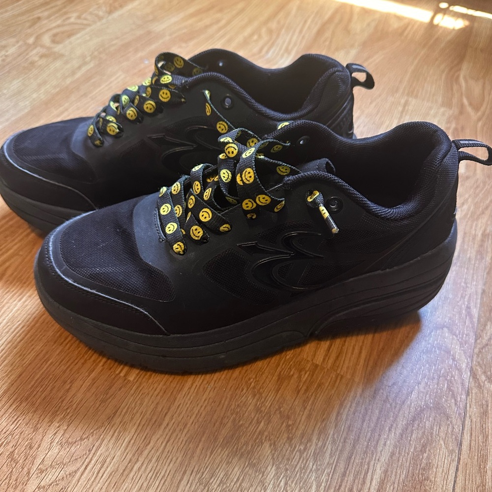 Size 9! Lightly used! Please ask questions!